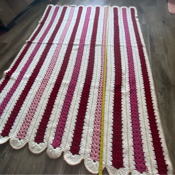 Afghan Blanket Homemade Grannycore Throw Pink White Red - Picture 6 of 12